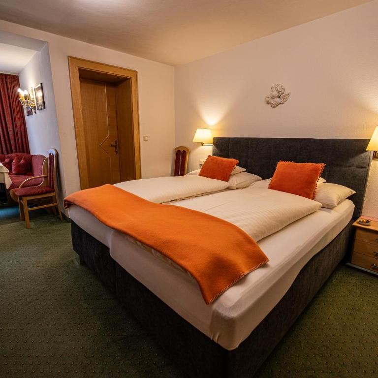 Pension Hartenfels - Doppelzimmer Souterrain - 2