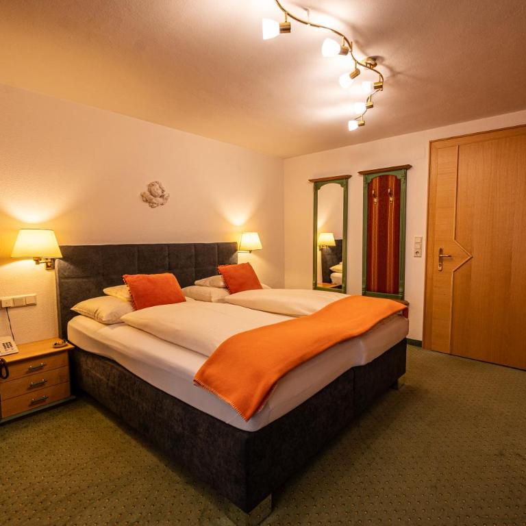 Pension Hartenfels - Doppelzimmer Souterrain - 3