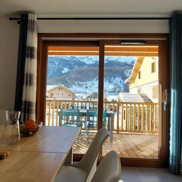 Large T2 with terrace le dahu perché - Appartement - 1