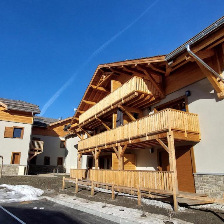 Large T2 with terrace le dahu perché - Appartement - 17