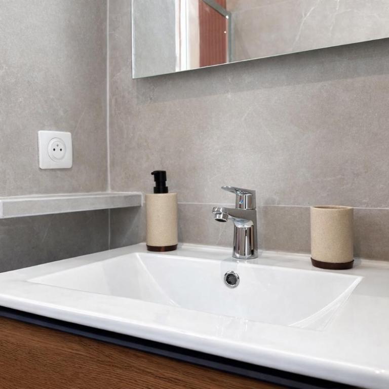 PROVENCE - Splendide 2 pièces - Proche centre Menton - Appartement 1 Chambre - 11