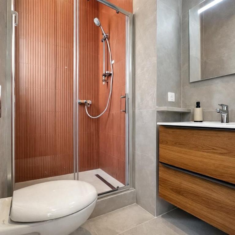 PROVENCE - Splendide 2 pièces - Proche centre Menton - Appartement 1 Chambre - 17