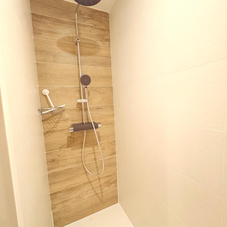 Old Town Nice Renovated 2BR Near Beaches & Cours Saleya - Appartement Deluxe - 29