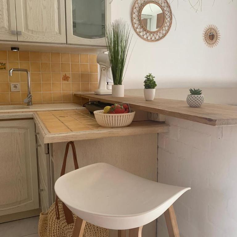 Bright studio with small terrace - Studio - 10