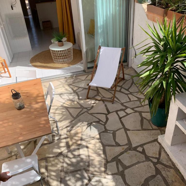 Bright studio with small terrace - Studio - 17