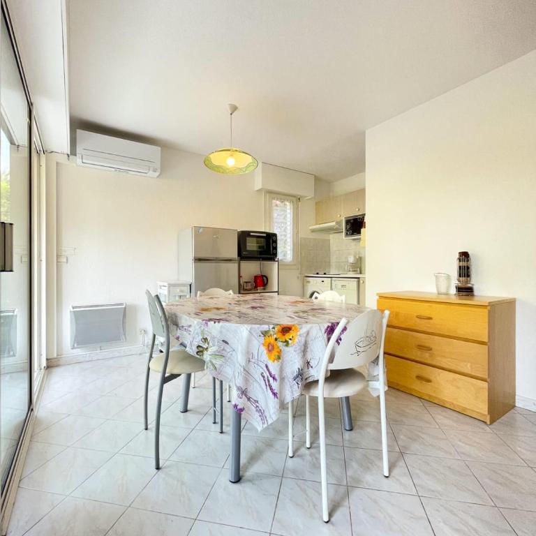 Superb Apartment With Garden Near The Sea - Apartment - 4