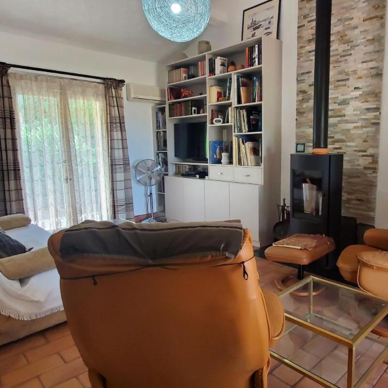 Spacious house with pool close to the sea - Maison de Vacances - 4