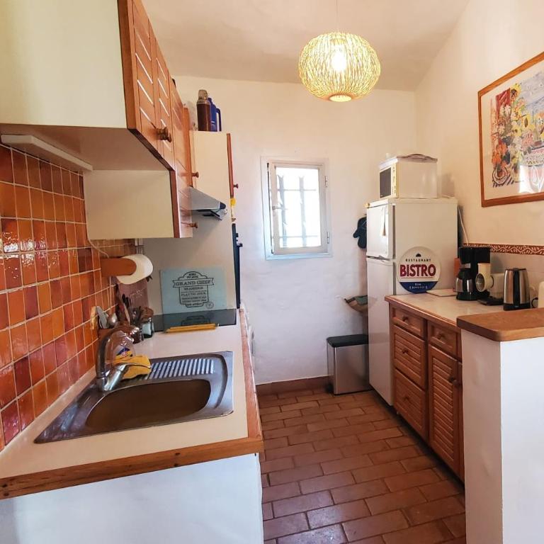 Spacious house with pool close to the sea - Maison de Vacances - 9
