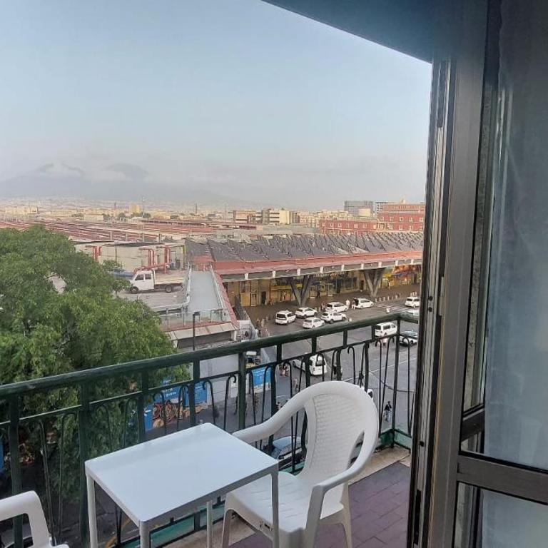 Naples Central Station Rooms - Camera Matrimoniale con Balcone - 5