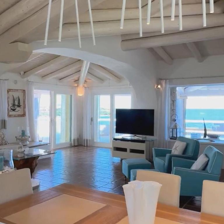 Luxury Villa in Porto Rotondo with Private Pool & Mediterranean Views - Villa - 10