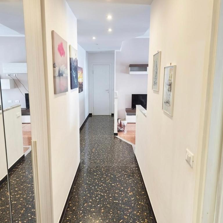 ROSY HOUSE - Two-Bedroom Apartment - 7