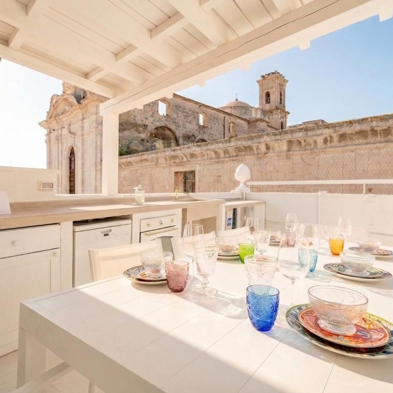 Elegant Comfort in the Historic Center-Palazzo Principessa - Camera Matrimoniale con Balcone e Vista Mare - 22