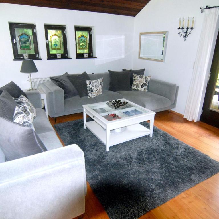 Spacious Chalet for Ski & Summer Adventures - Chalet - 3