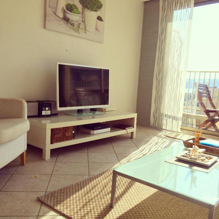 Sunny Cap View Terrace with Sea Views and AirCon - Appartement - Vue sur Mer - 15