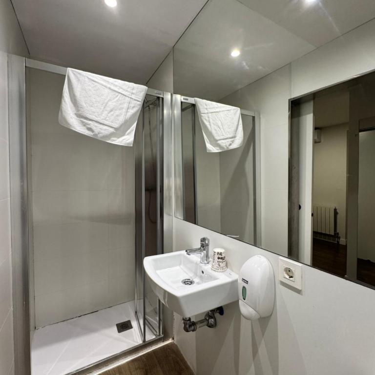 IRUÑA ROOMs - Habitación Doble - 3