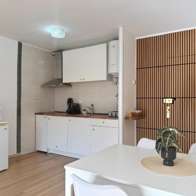 Skyline Pool Apartment - Apartment mit 1 Schlafzimmer - 8