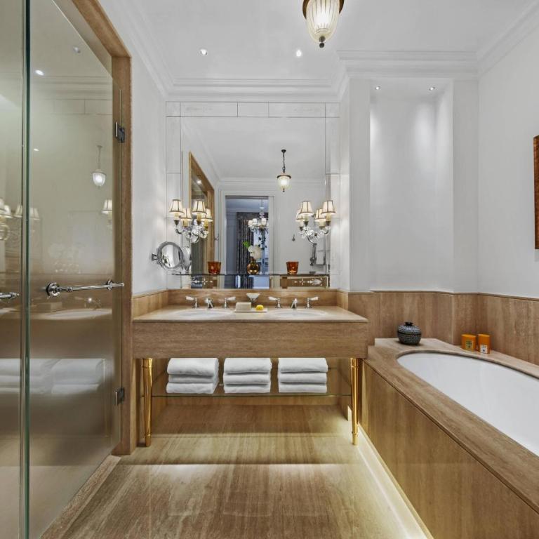 The St. Regis Rome - Junior Suite St. Regis con 1 Letto King-Size - 2