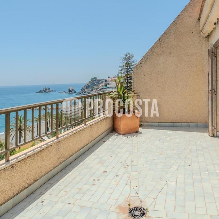 Apartamento frontal al mar con cochera - Apartamento de 2 dormitorios - 10