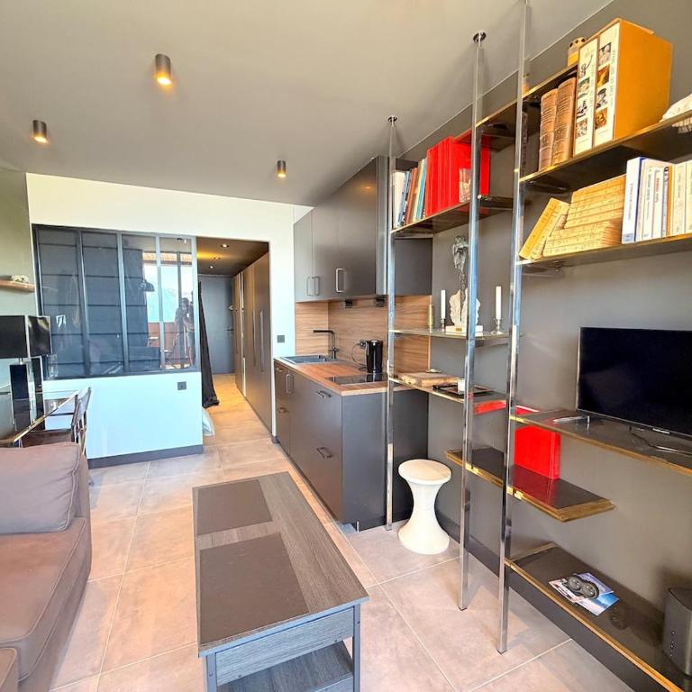 A chalettt center with a nice view - Two-Bedroom House - 16