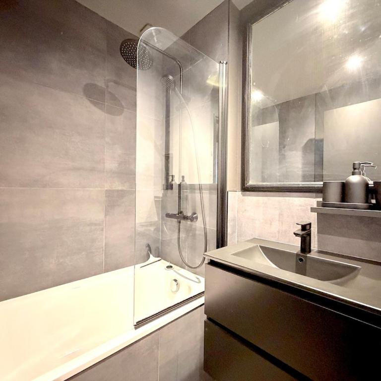 A chalettt center with a nice view - Two-Bedroom House - 22