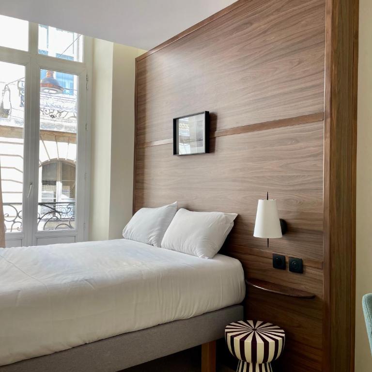 Hôtel du Théâtre - Hypercentre - Climatisé - Petite Chambre Double - 1