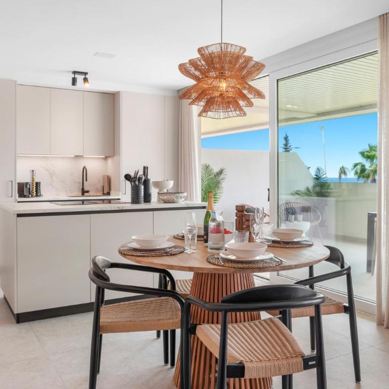 Casa Maktub Estepona - Two-Bedroom Apartment with Balcony and Sea View - 8