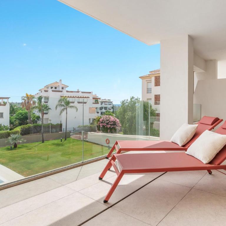 Casa Maktub Estepona - Two-Bedroom Apartment with Balcony and Sea View - 10
