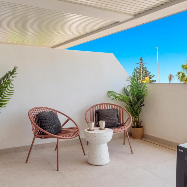 Casa Maktub Estepona - Two-Bedroom Apartment with Balcony and Sea View - 19