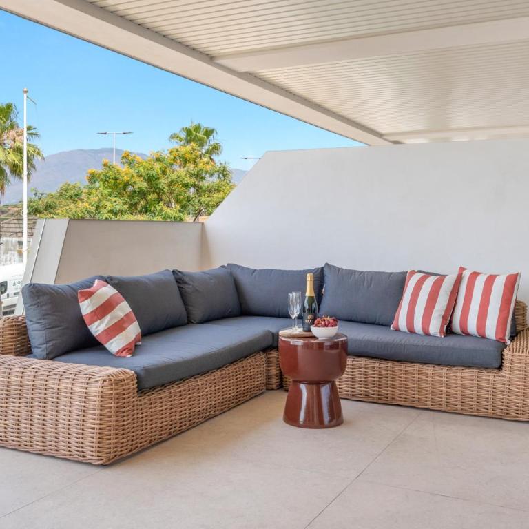 Casa Maktub Estepona - Two-Bedroom Apartment with Balcony and Sea View - 24