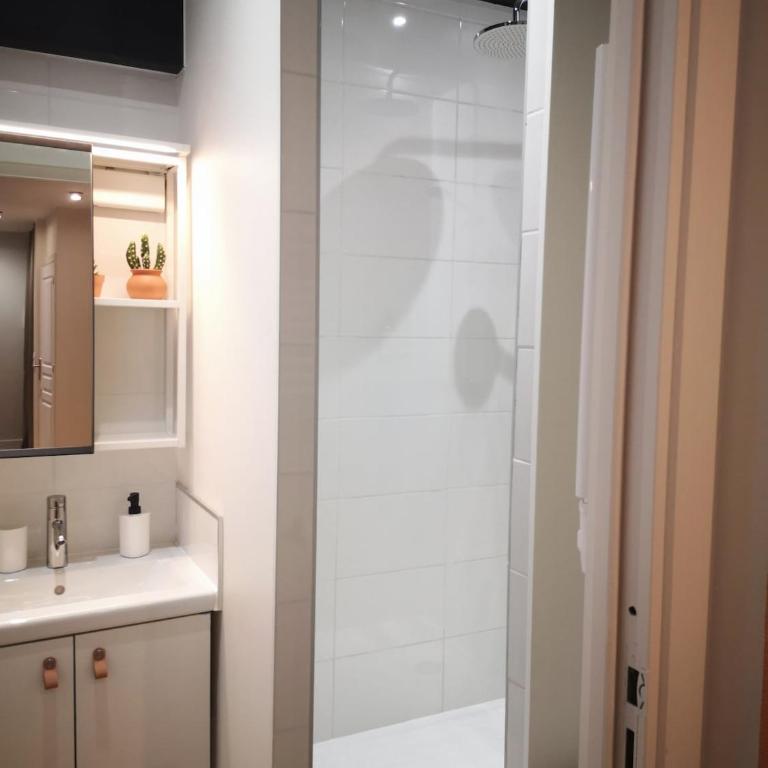 Family Friendly T3 Close to Stations Lille - Apartment mit 2 Schlafzimmern - 44