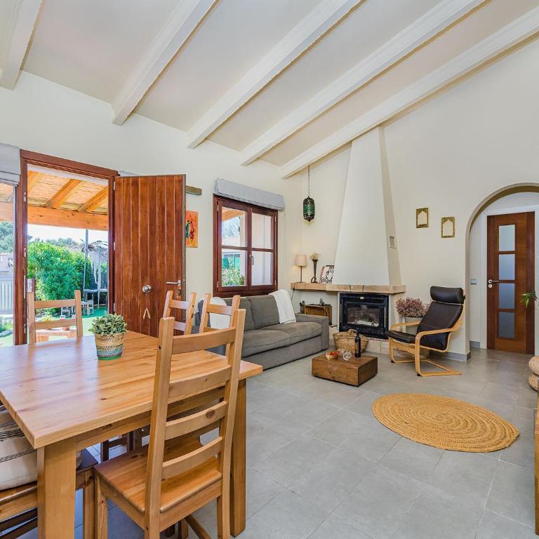 3-Bed Villa with Pool, Puerto Pollença - Villa de 3 dormitorios - 14
