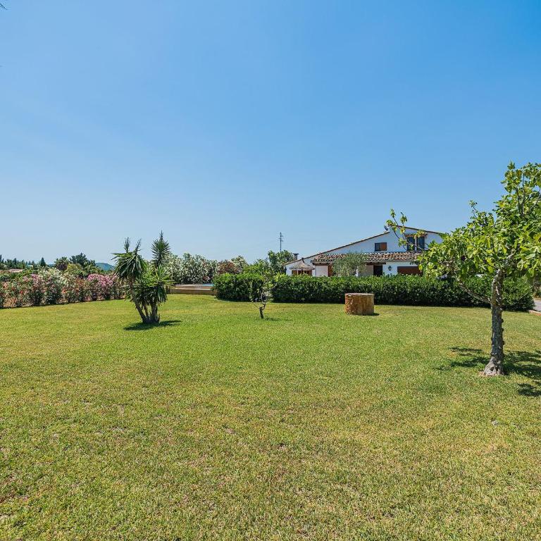 Secluded Country Villa with Pool - Four-Bedroom Country house - 26
