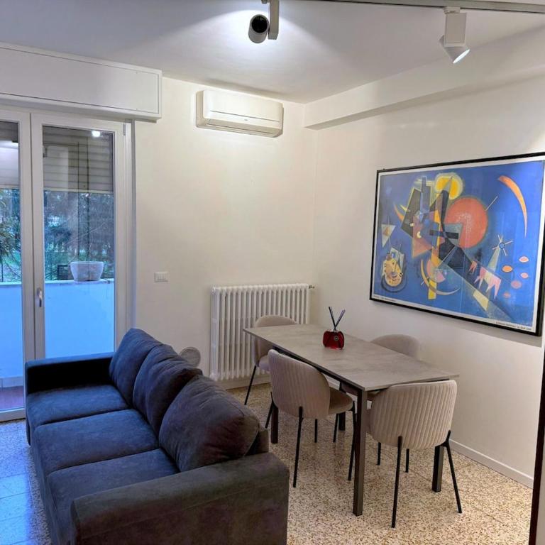 Trilocale ristrutturato vicino metropolitana - Appartamento con 2 Camere da Letto - 1