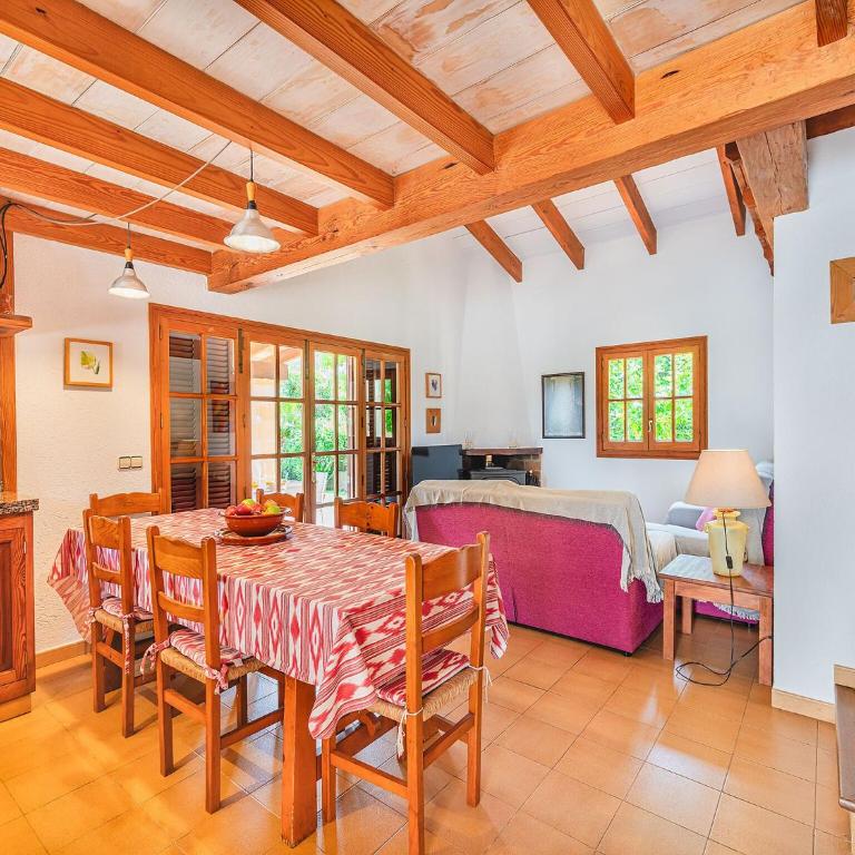 2-Bed Villa with Pool, Puerto Pollença - Two-Bedroom Villa - 4