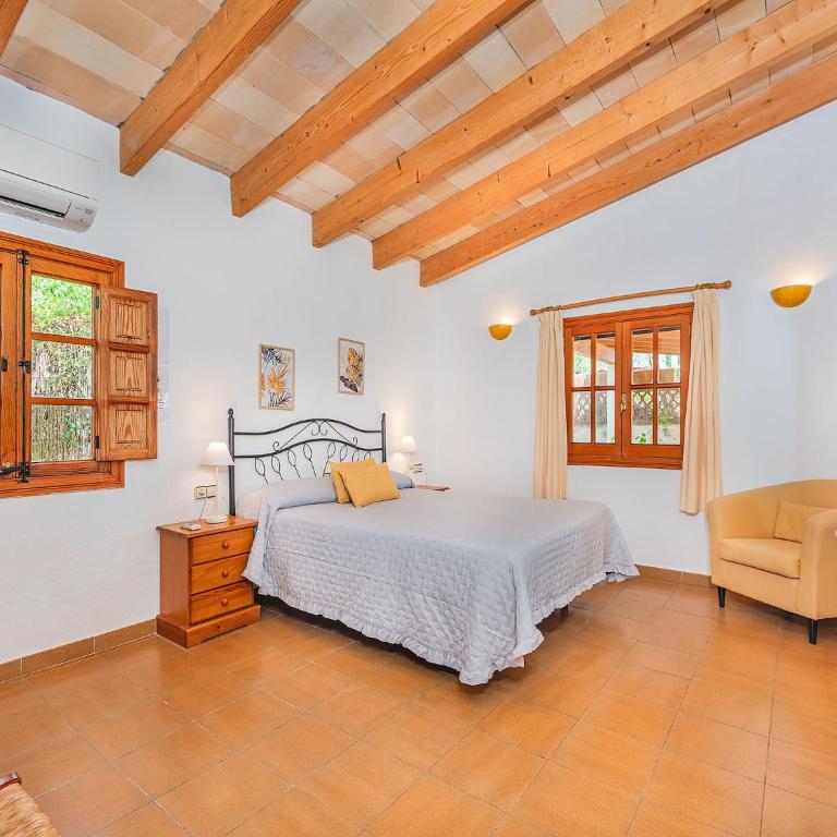 2-Bed Villa with Pool, Puerto Pollença - Two-Bedroom Villa - 14
