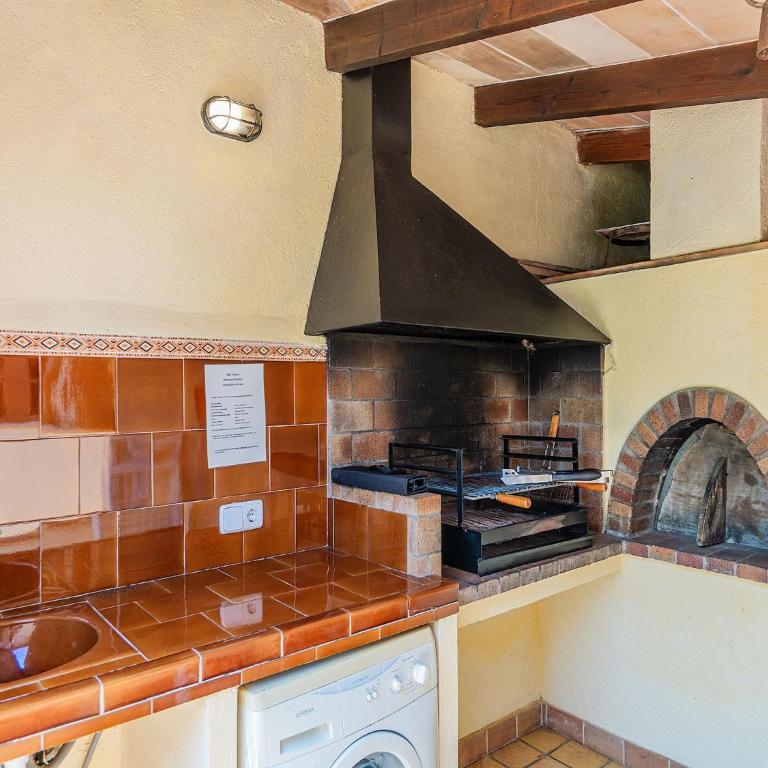 2-Bed Villa with Pool, Puerto Pollença - Two-Bedroom Villa - 12