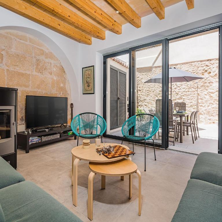 Old Town Townhouse with Pool, Pollença - Casa Vacanze con 4 Camere da Letto - 11