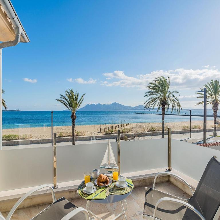 Beachfront Villa with Pool, Puerto Pollença - Chalet Superior - 35