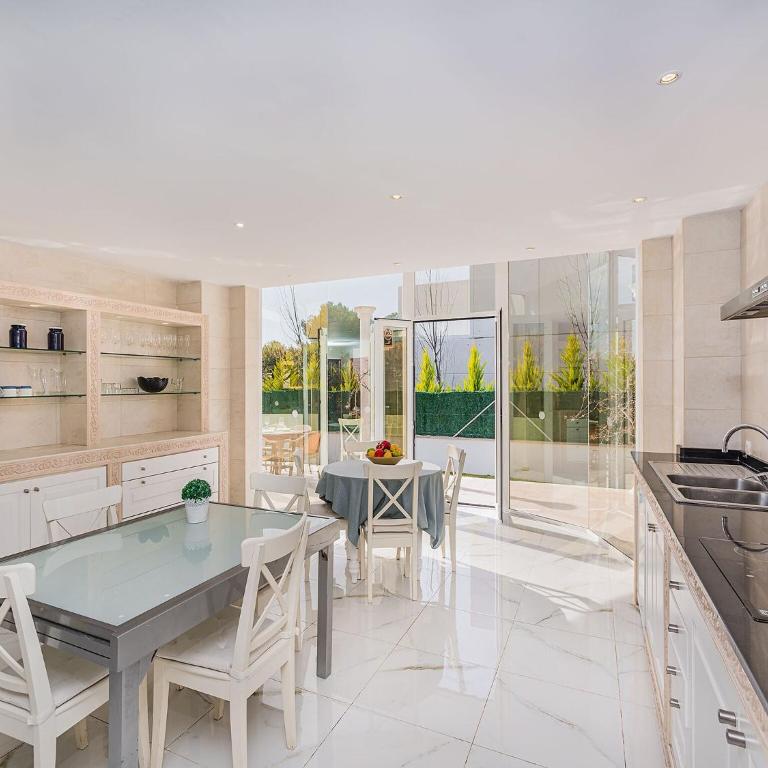 Villa with Pool Near Beach in Mallorca - Villa de 6 dormitorios - 15