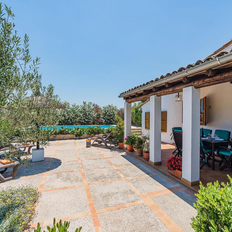 Secluded Country Villa with Pool - Four-Bedroom Country house - 21