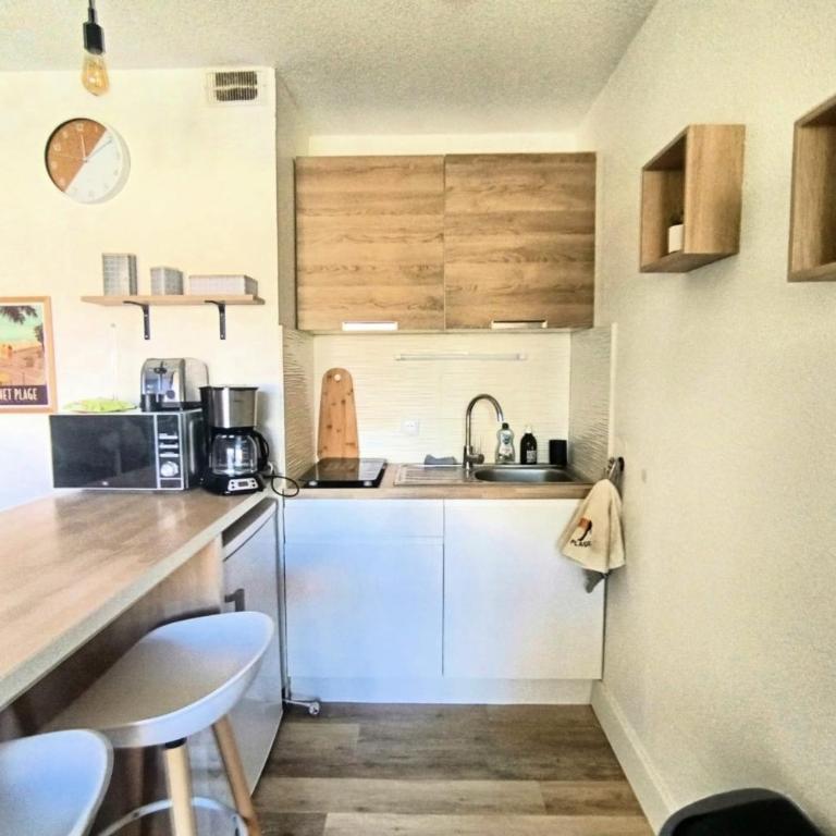 Appartement avec balcon à 800 mètres de la mer - Appartement - 3