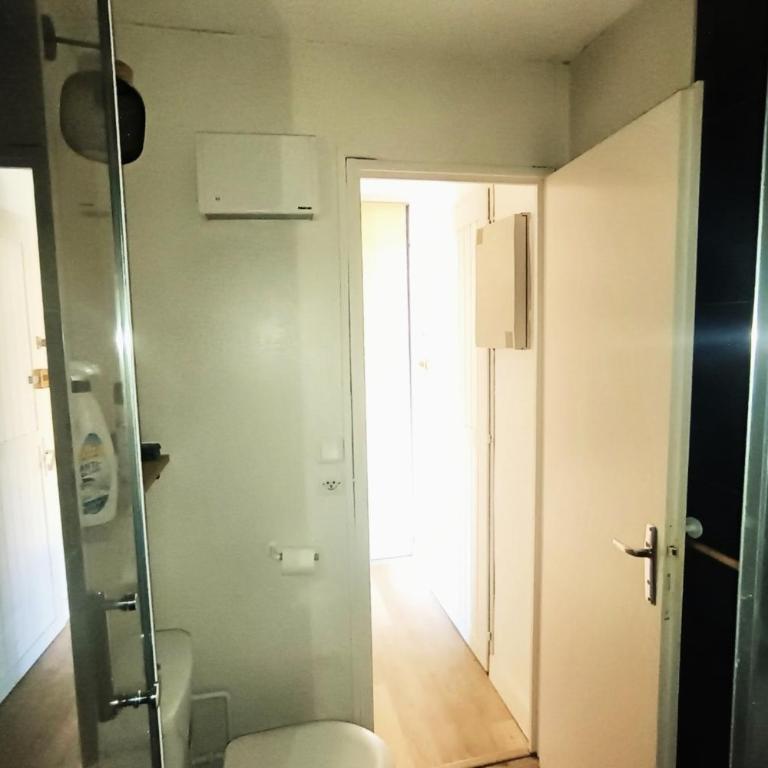 Appartement avec balcon à 800 mètres de la mer - Appartement - 8