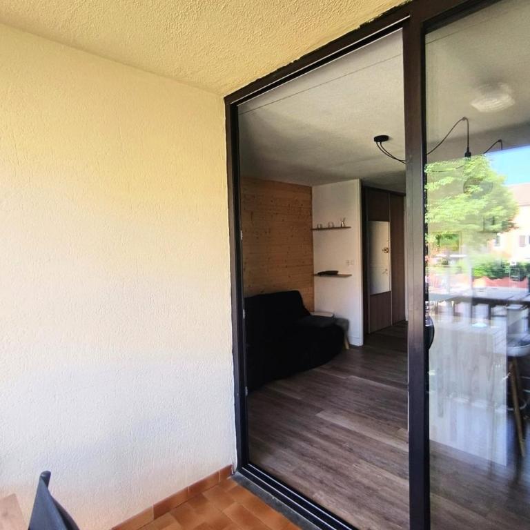 Appartement avec balcon à 800 mètres de la mer - Appartement - 9