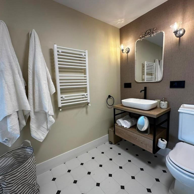 Policarpo Sanz 1, 302 by YBH - One-Bedroom Apartment - 3