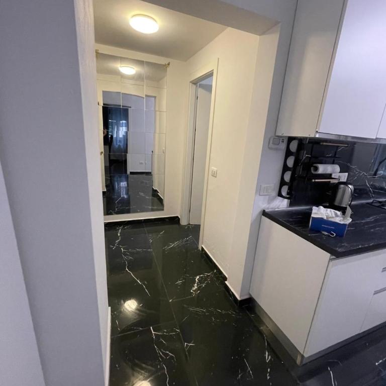 Strategic apartment in the heart of Livorno - Three-Bedroom Apartment - 4