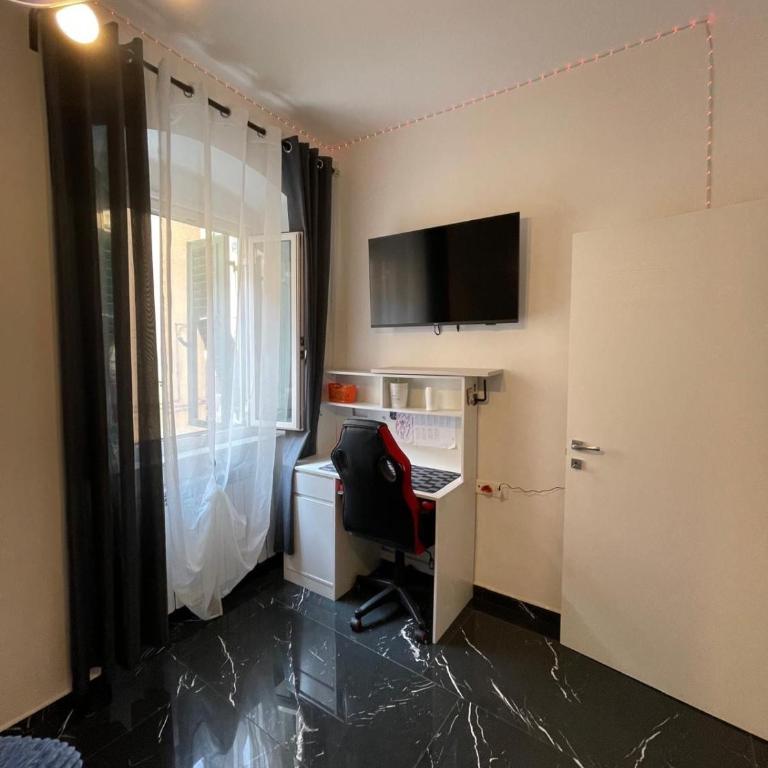 Strategic apartment in the heart of Livorno - Three-Bedroom Apartment - 11