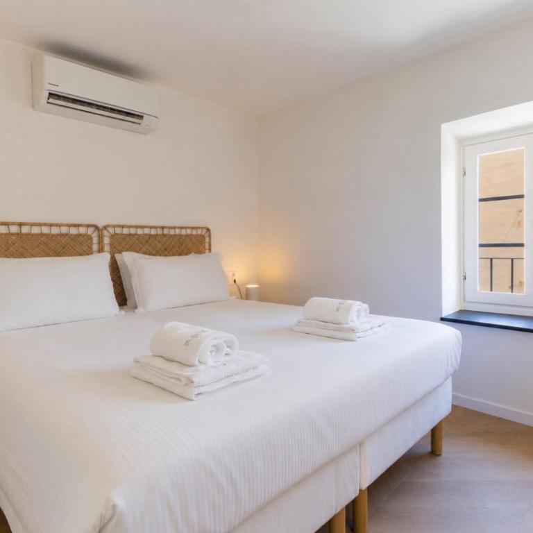 Beach 2Min | 2BR| WIFI|A/C| by Tilo - Appartamento Deluxe con 2 Camere da Letto e Balcone - 1