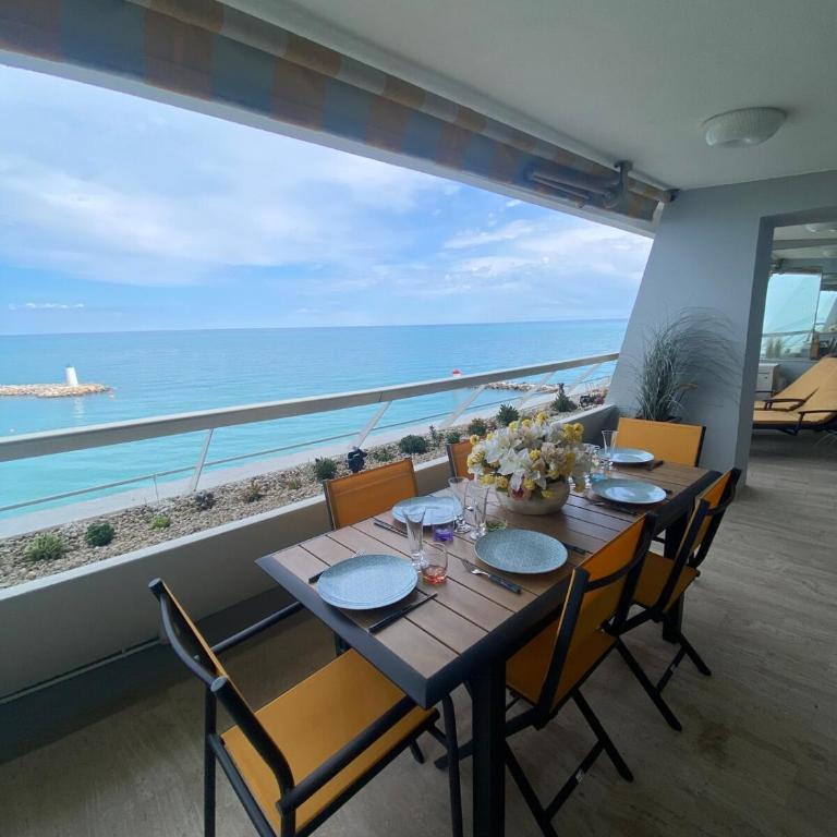Panoramic view facing the sea - Appartement 3 Chambres - 13