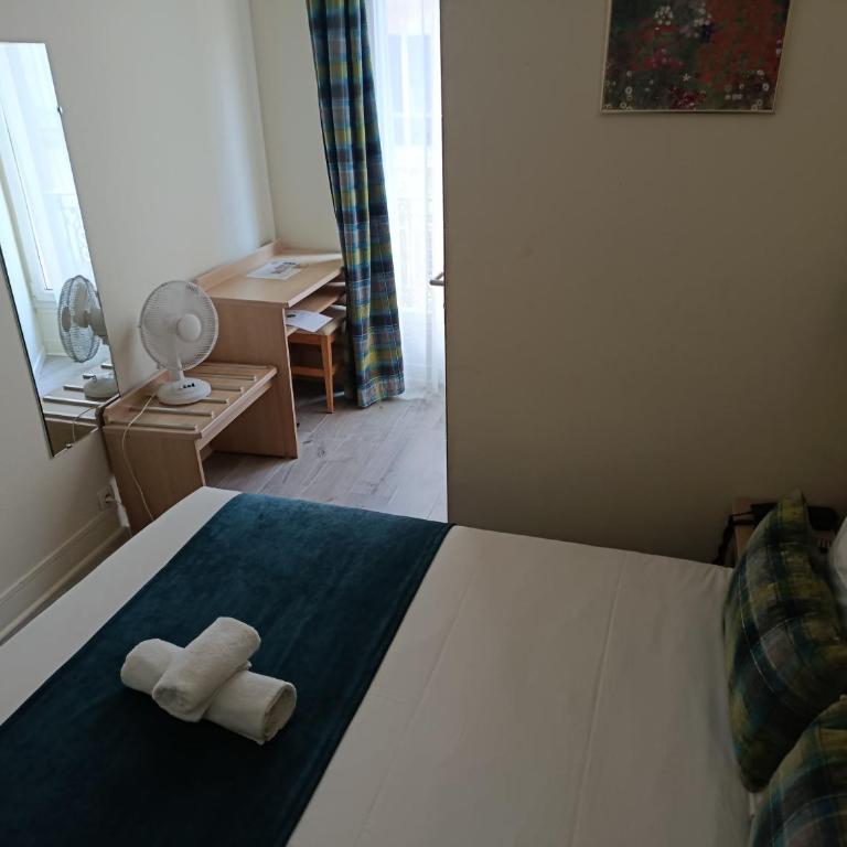 Hotel Phenix Paris - Single Room with Shower - 4