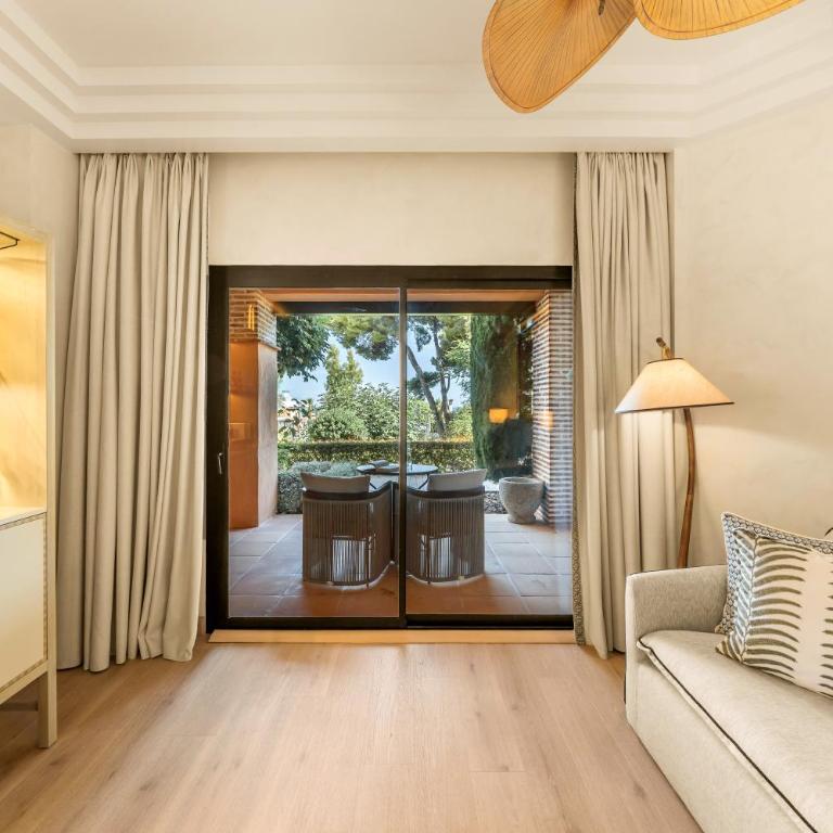 Gran Marbella Resort & Beach Club - Habitación con cama extragrande - Adaptada para personas de movilidad reducida - 3